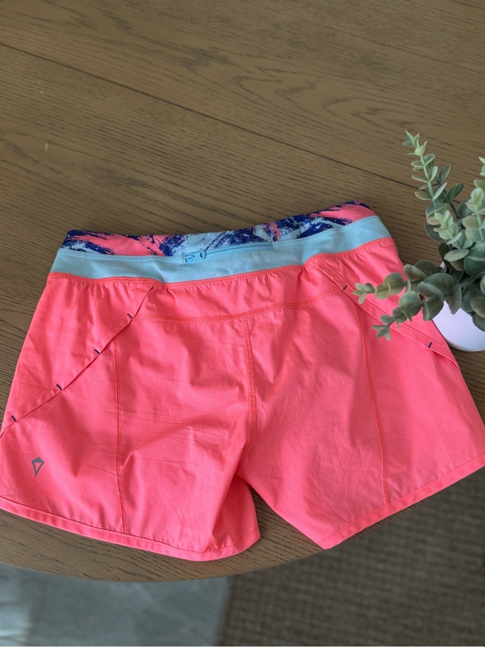 Ivivva by Lululemon Girls Size 14 Neon Coral Running Shorts Activewear - Picture 4 of 6